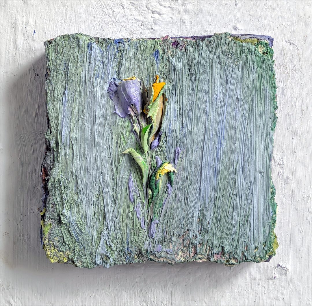 -anne-manoli-stratas-bloom-peinture-fleur-2025-huile-cire-sur-toile-22cmx22cmx4cm