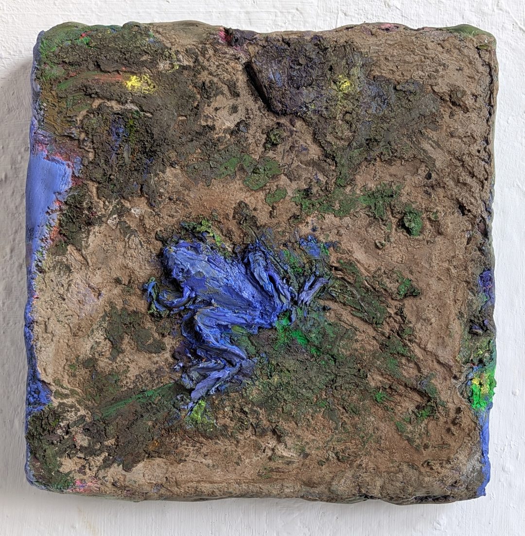 -anne-manoli-stratas-bloompeinture-grenouille-2025-cendres-huile-cire-sur-toile-32cmx32cmx5cm