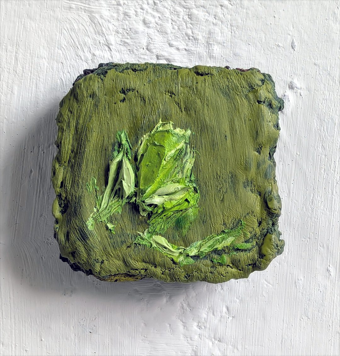 -anne-manoli-peinture-grenouille-2025-huile-sur-cire-sur-toile-13cmx13cmx4cm