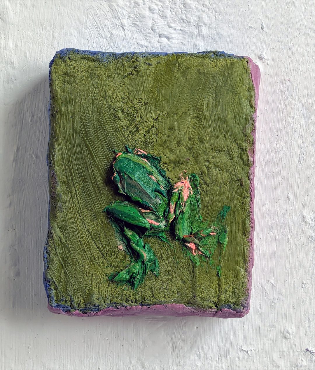 -anne-manoli-peinture-grenouille-2025-huile-sur-cire-sur-toile-20cmx15cmx4cm
